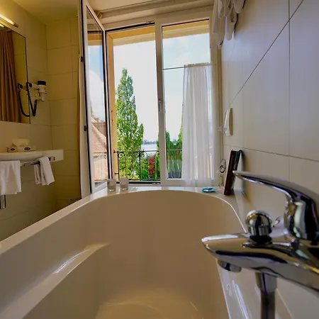 Jean-jacques Rousseau Hotell 3*