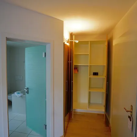 Jean-jacques Rousseau Hotell 3*