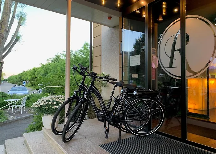 Jean-jacques Rousseau 拉纽维尔