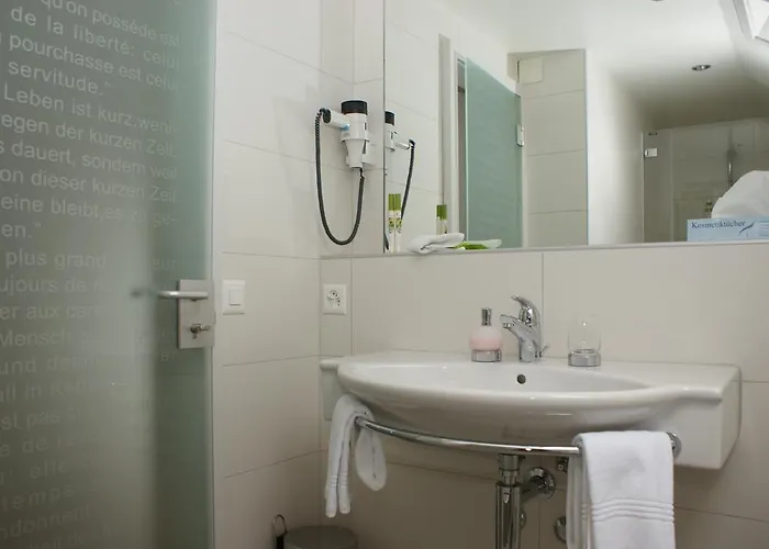 Jean-jacques Rousseau 酒店