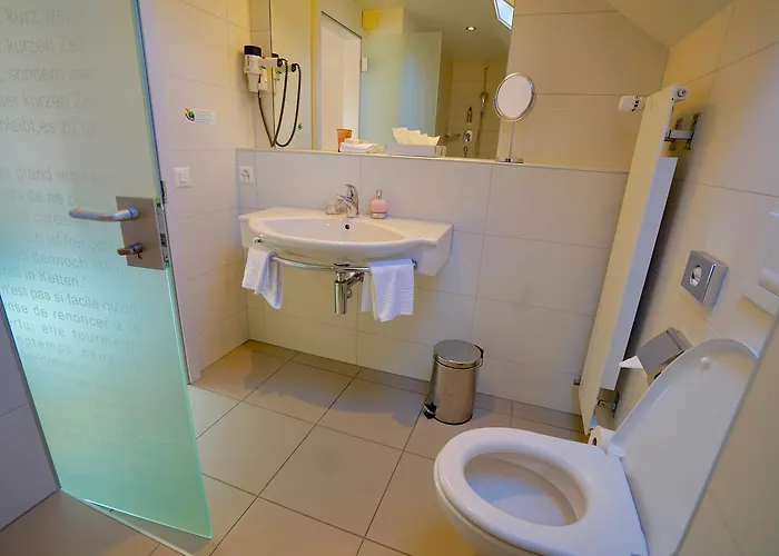 Jean-jacques Rousseau 3* 拉纽维尔