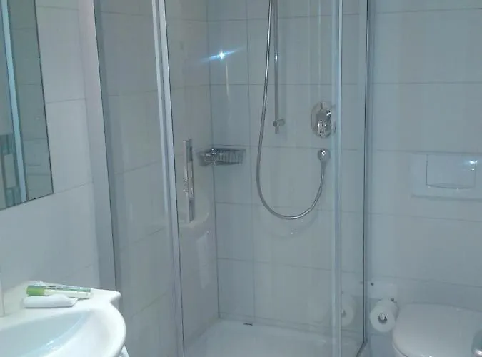 Jean-jacques Rousseau 3* 拉纽维尔