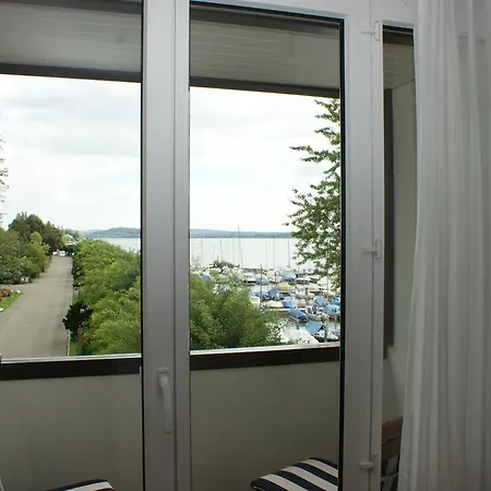 Jean-jacques Rousseau Hotel